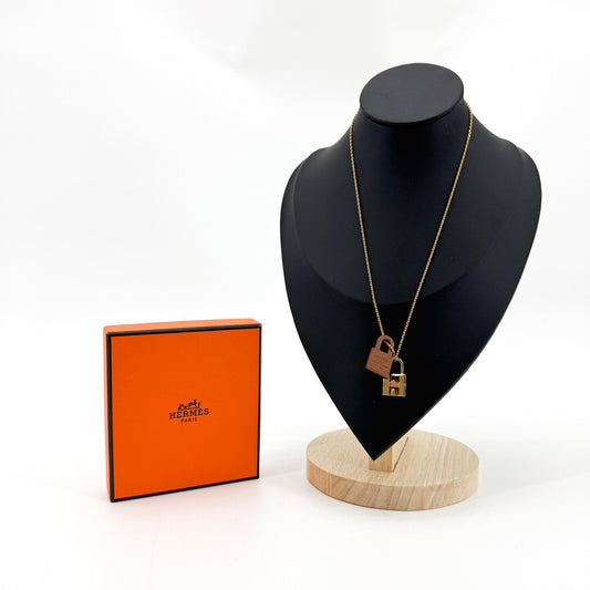 Hermès O'Kelly Pendant Necklace Gold Leather Gold Hardware