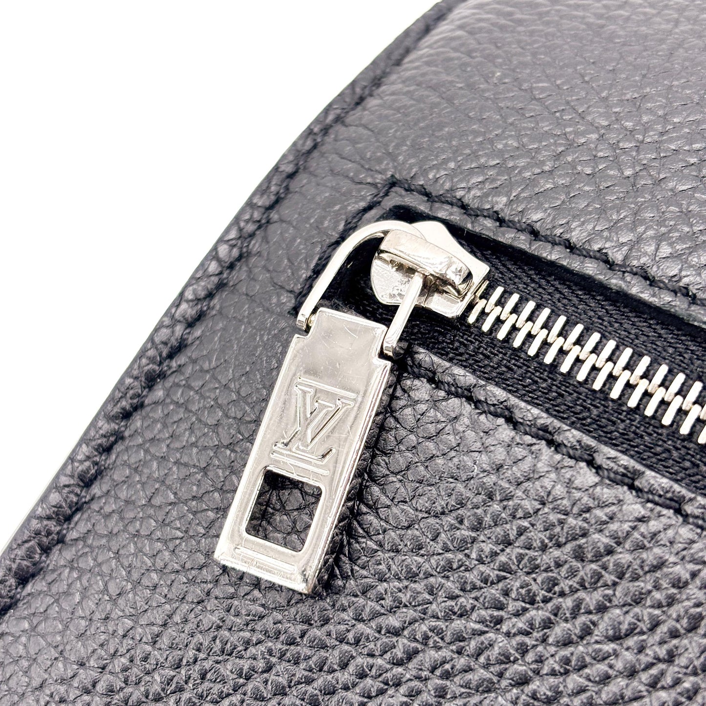 Louis Vuitton Lockme II BB Black Silver Hardware