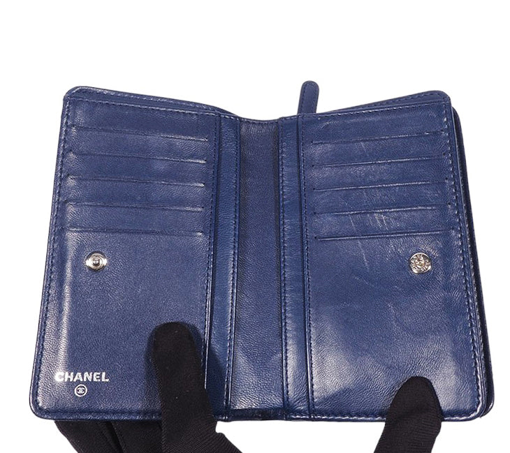 Chanel Diamond Quilted Medium Wallet
