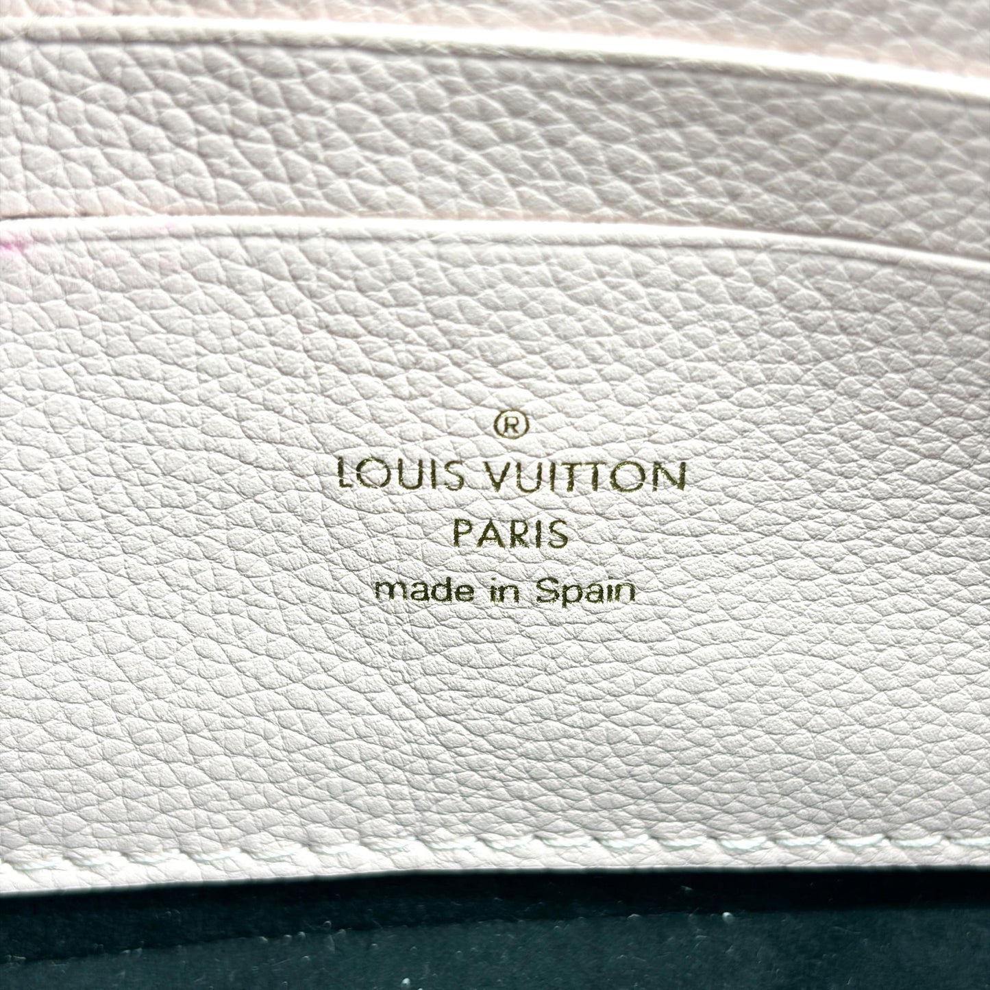 Louis Vuitton Lockme Chain Bag Noir Beige