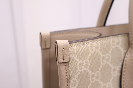 Interlocking GG Small Tote Shoulder Bag 659983