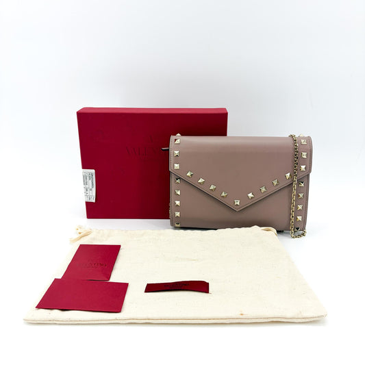 Sac bandoulière petit modèle Rockstud Valentino Garavani Poudre