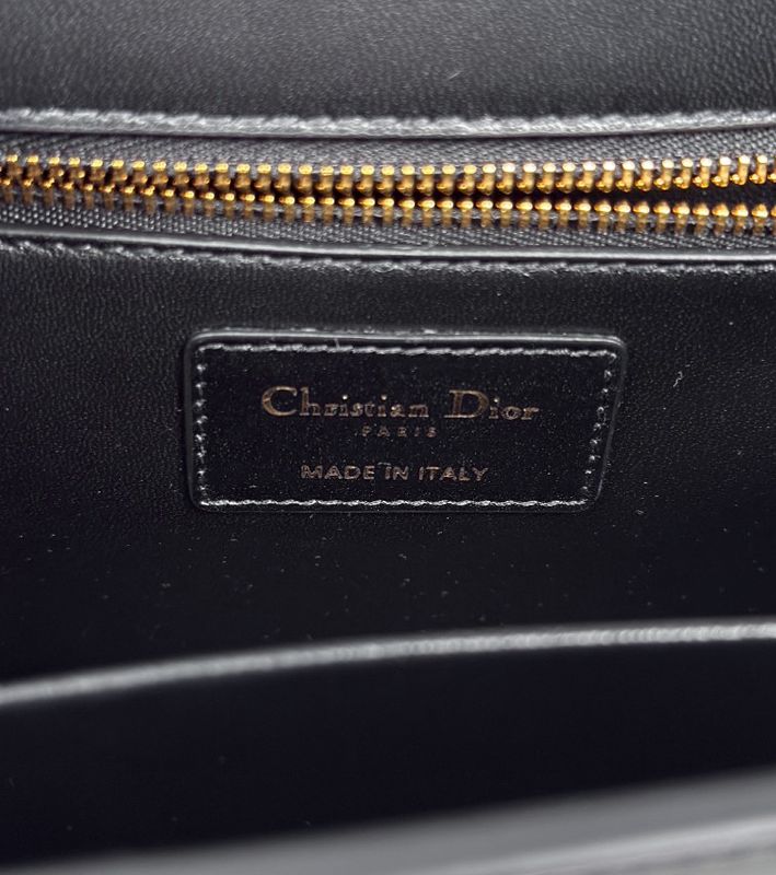 Dior Black 30 Montaigne