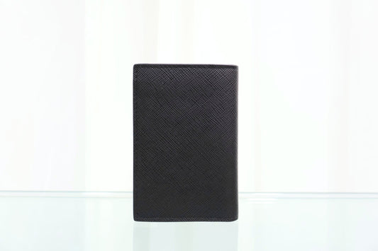 Saffiano Leather Embossed Triangle Logo Card Wallet 2MC101