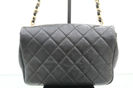Black Pearl CC Pearl Flap Chain Shoulder Bag AS3001