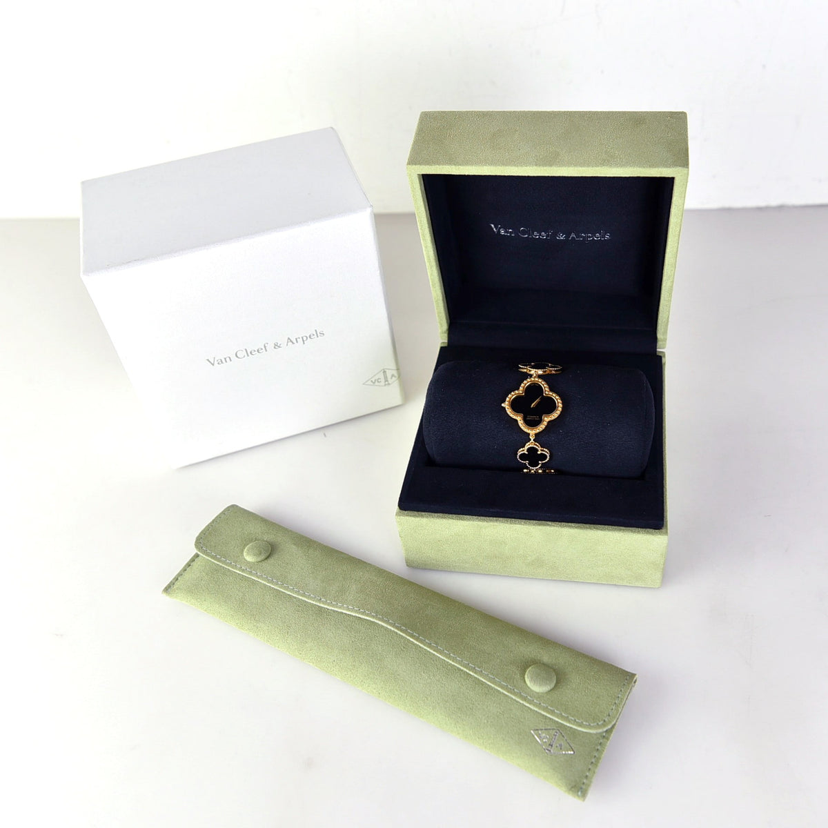 Onyx Alhambra 18K Gold Watch