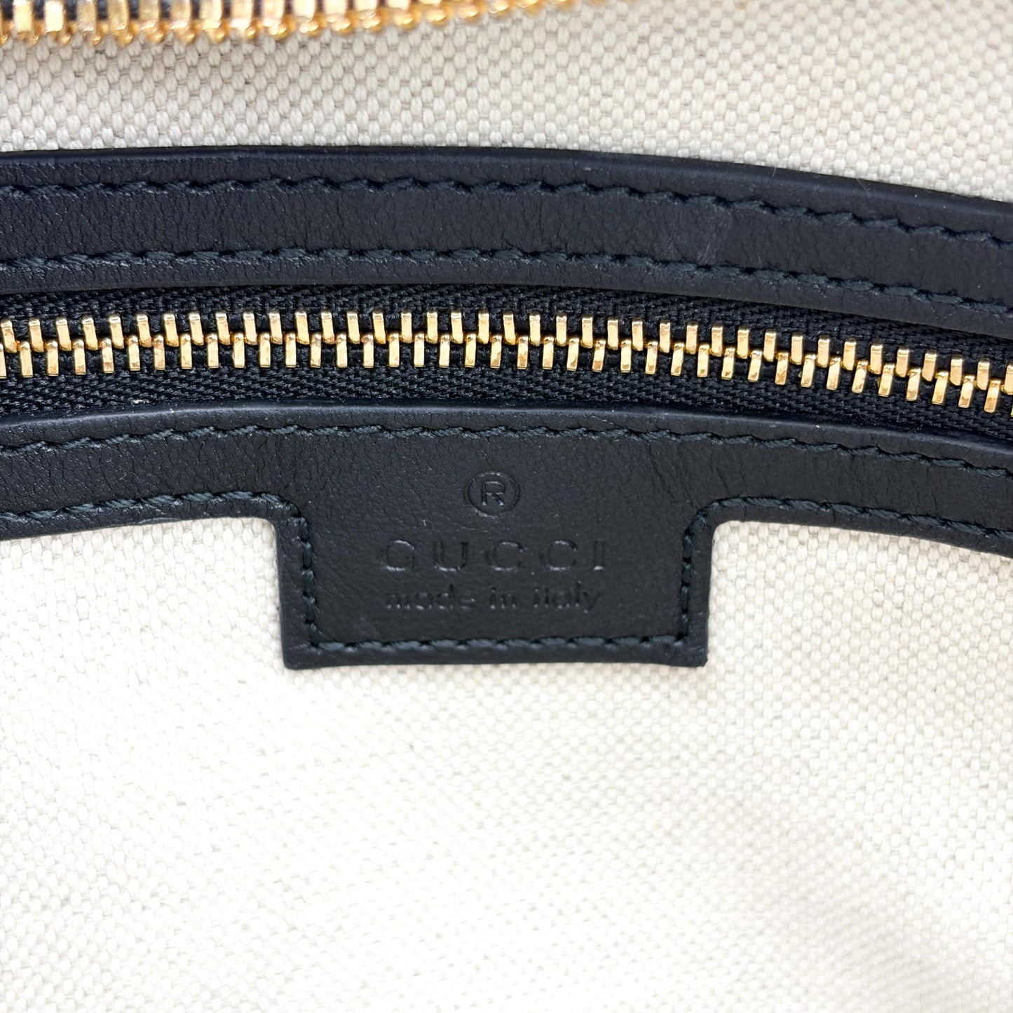 Gucci Attache black shoulder bag