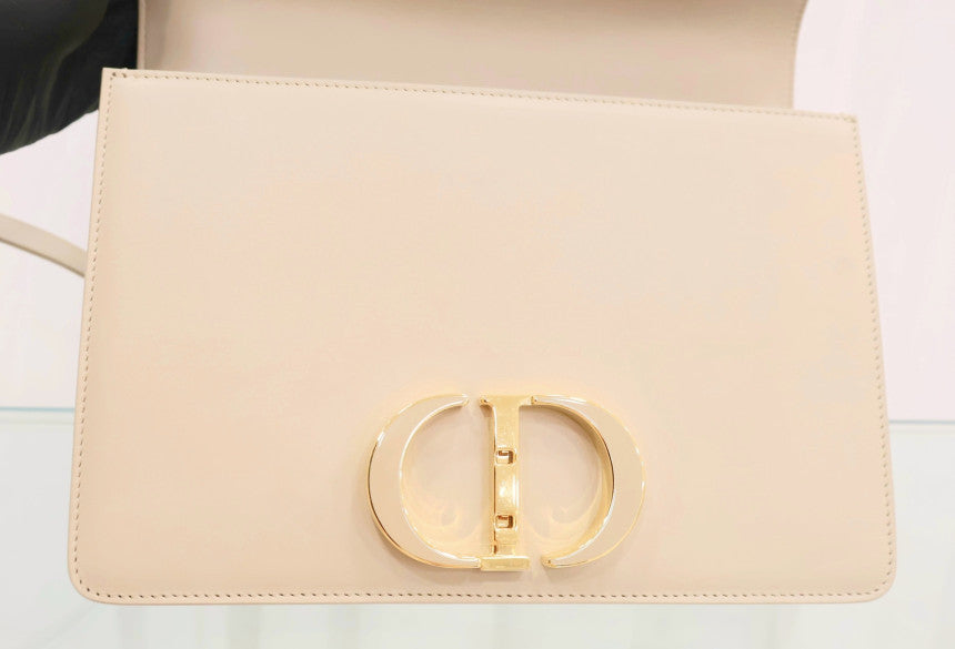 Montaigne 30 Calfskin Flap Shoulder Bag Beige M9203UMOA M925