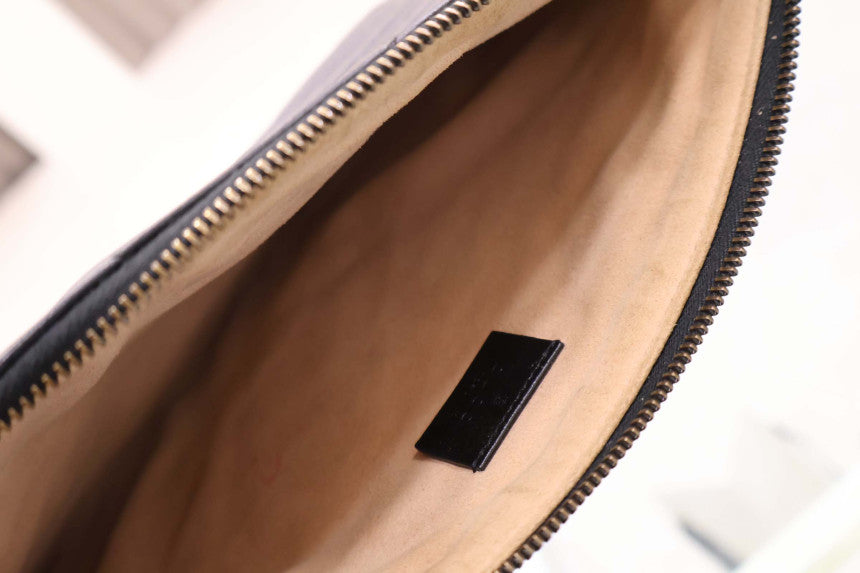 GG Marmont Leather Pouch Clutch Bag Black 525541
