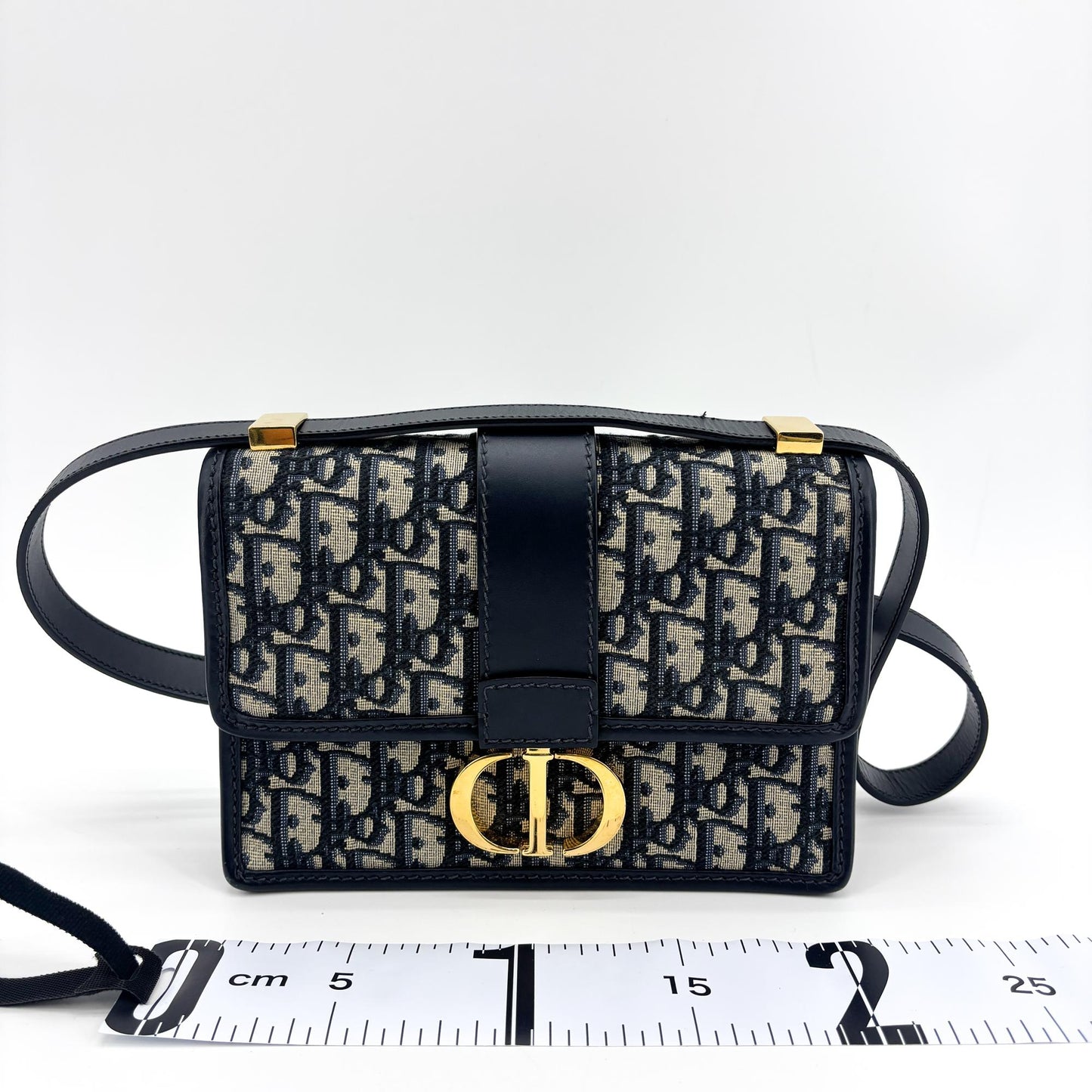 Dior 30 Montaigne Small Bag