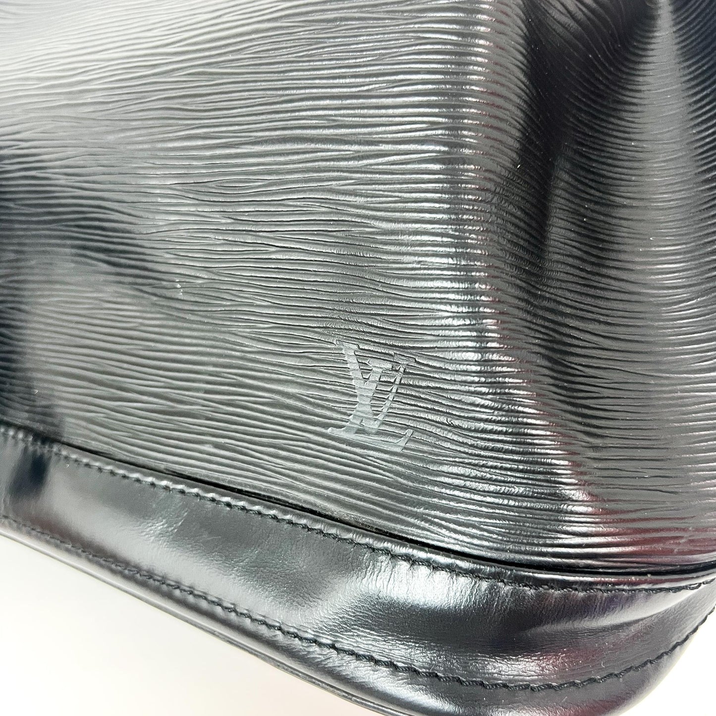 Louis Vuitton Epi Noé Black