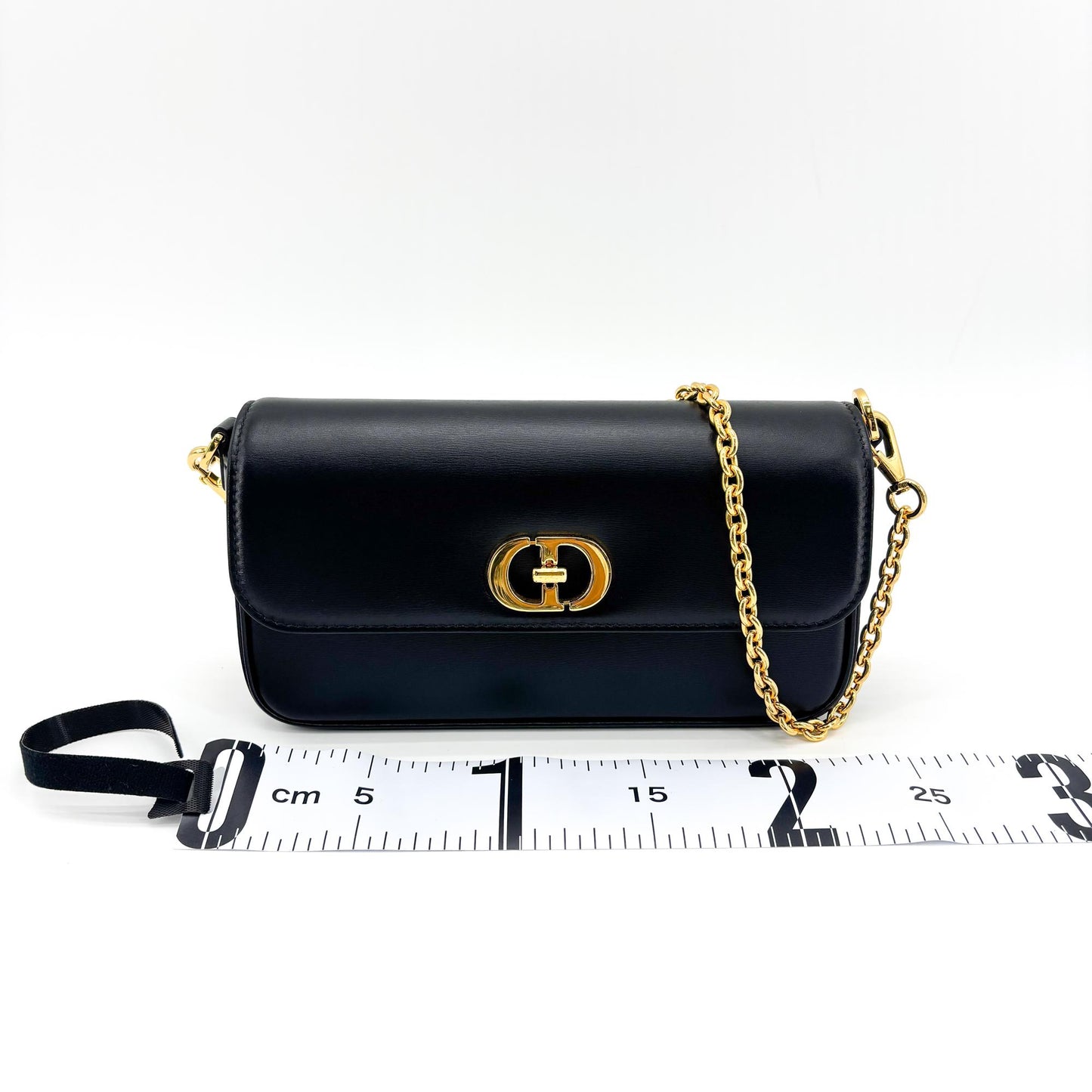 Sac à chaîne Dior 30 Avenue Montaigne en cuir de veau box noir