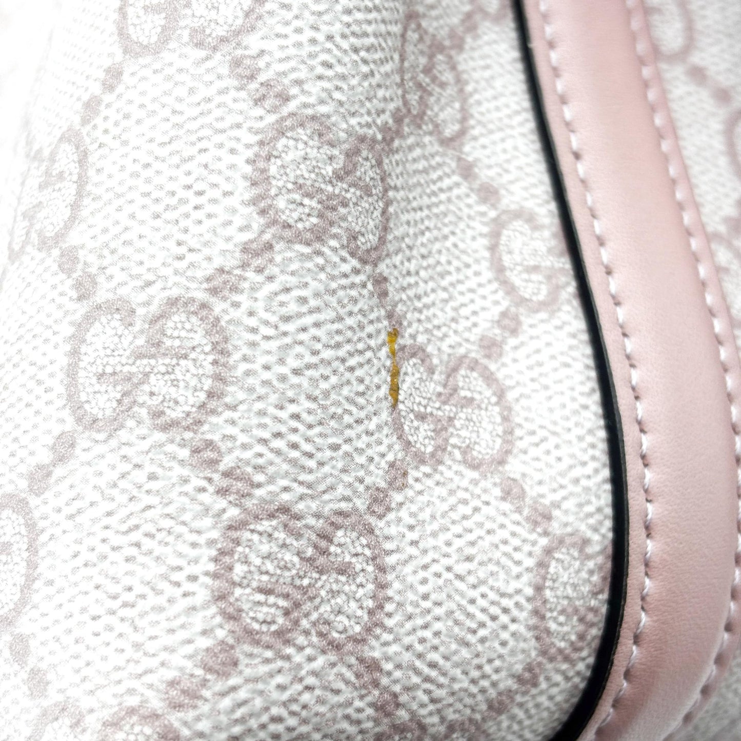 Gucci GG Supreme Small Bucket Bag Pink