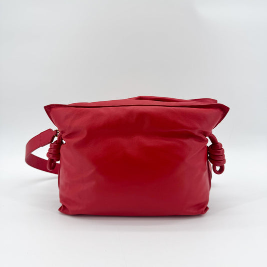 Pochette Flamenco Medium Loewe en cuir de veau Nappa rouge