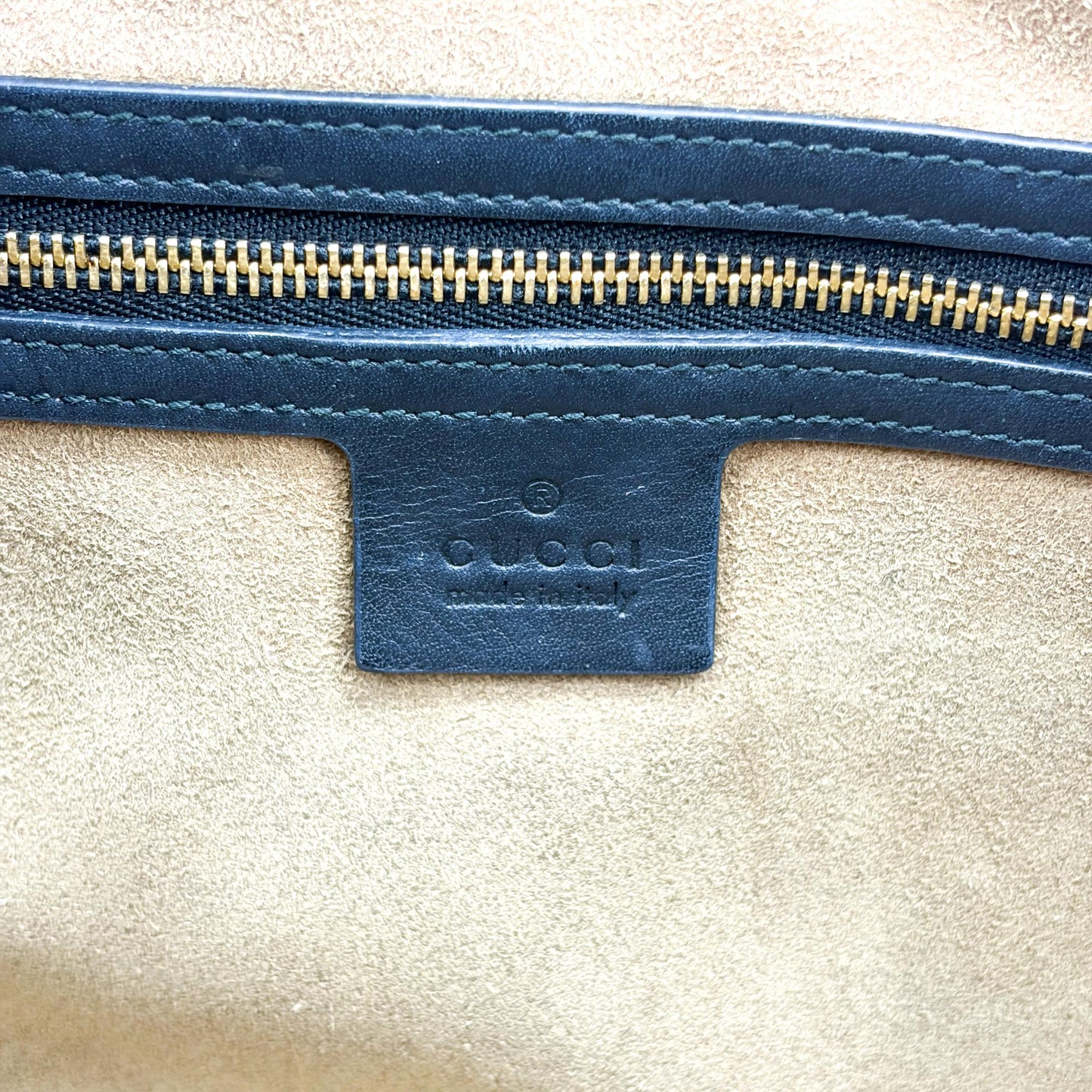 Gucci Padlock GG Supreme Medium Shoulder Bag Black