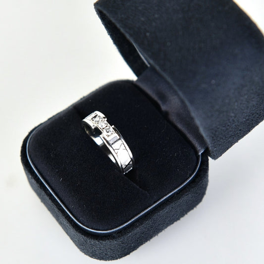 56 Atlas Diamond White Gold Ring