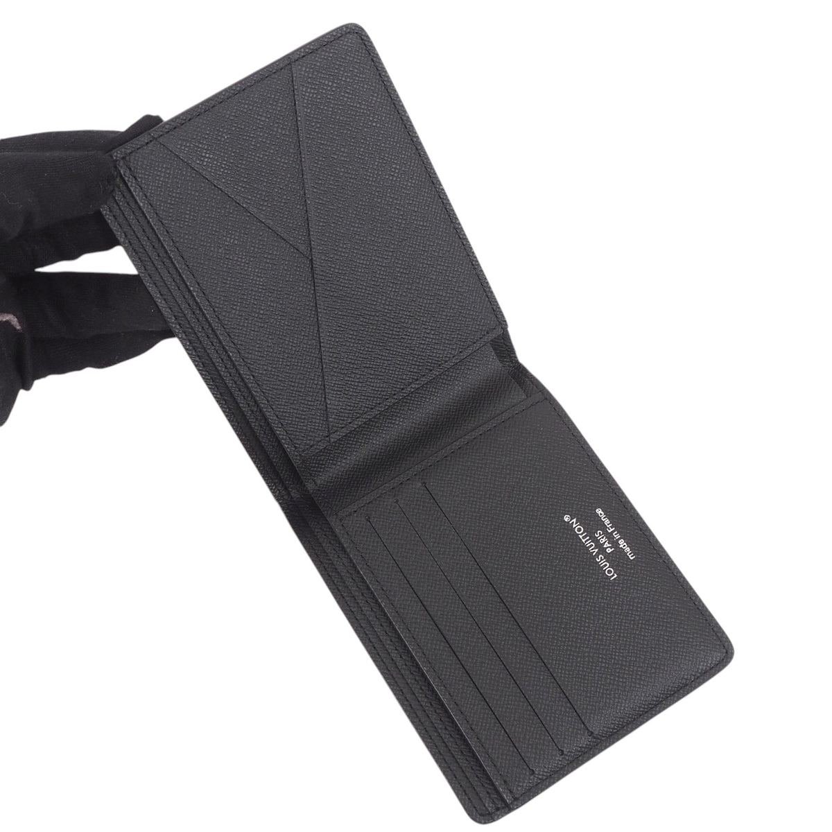 Louis Vuitton M30295 Taiga Multiple Wallet