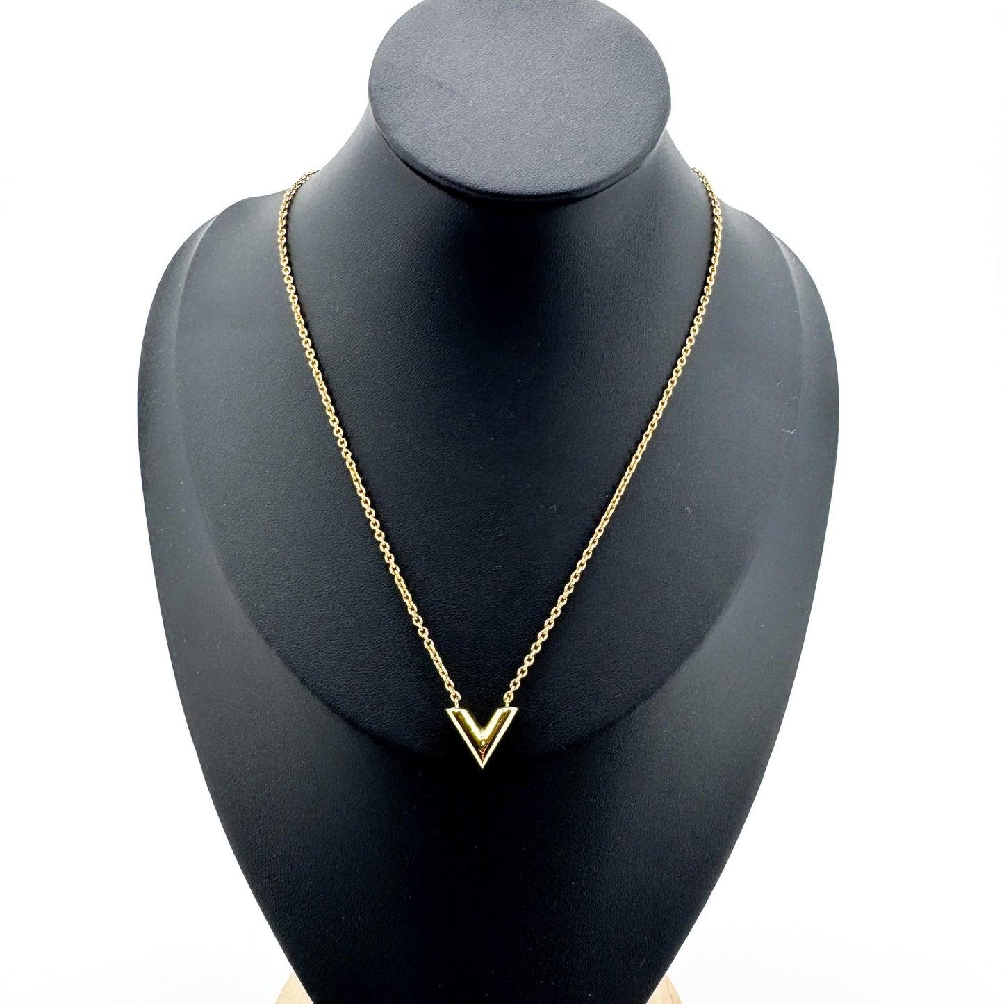 Louis Vuitton Essential V Necklace Gold