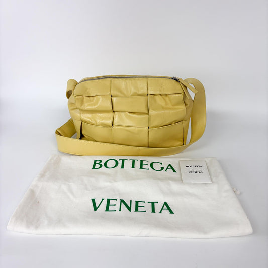 Bottega Veneta Cassette Arco Camera Bag Medium Beurre