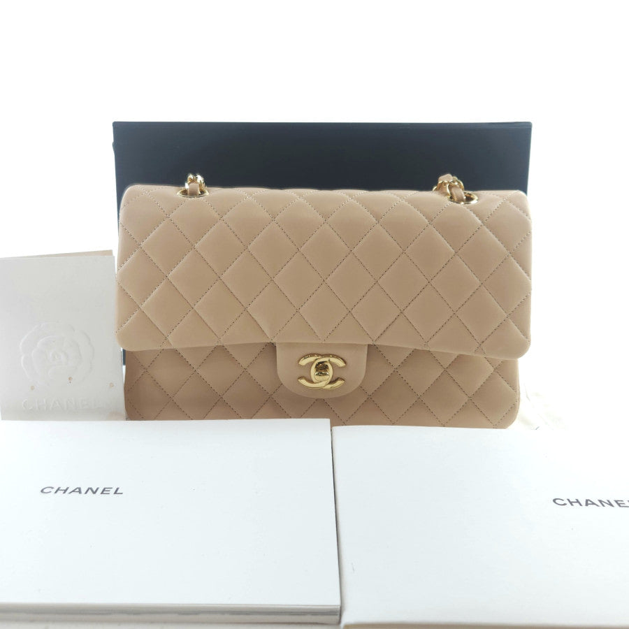 Medium Classic Lambskin Flap Shoulder Bag A01112