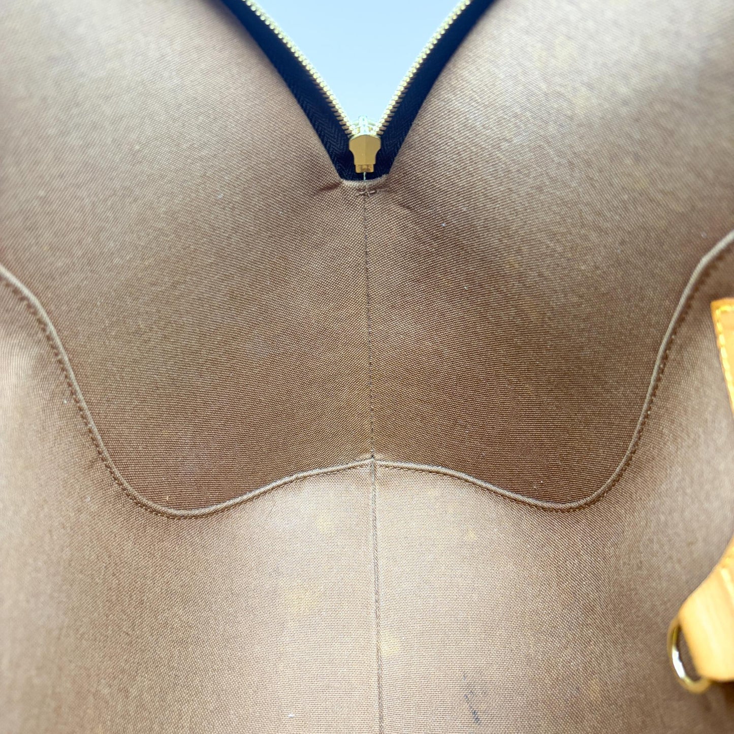 Louis Vuitton Monogram Ellipse MM