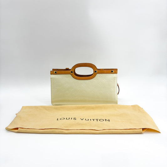 Louis Vuitton Monogram Vernis Roxbury Drive Perle