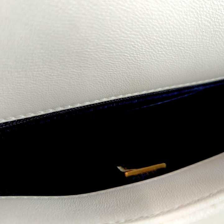 Chain flap shoulder bag