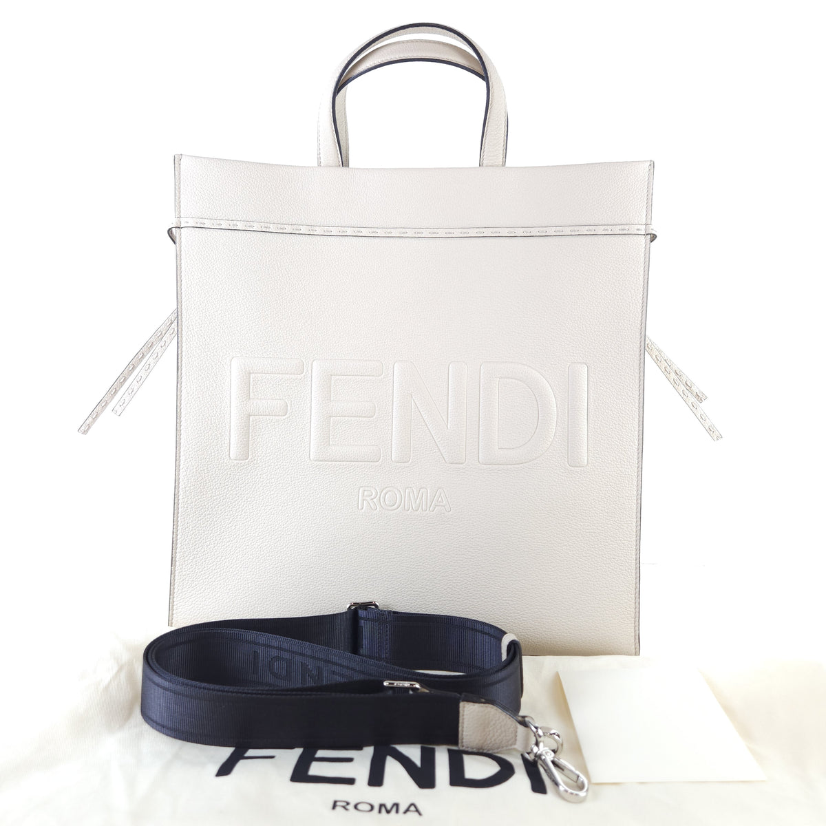 Medium Logo Go To Tote Bag Shoulder Bag 7VA583