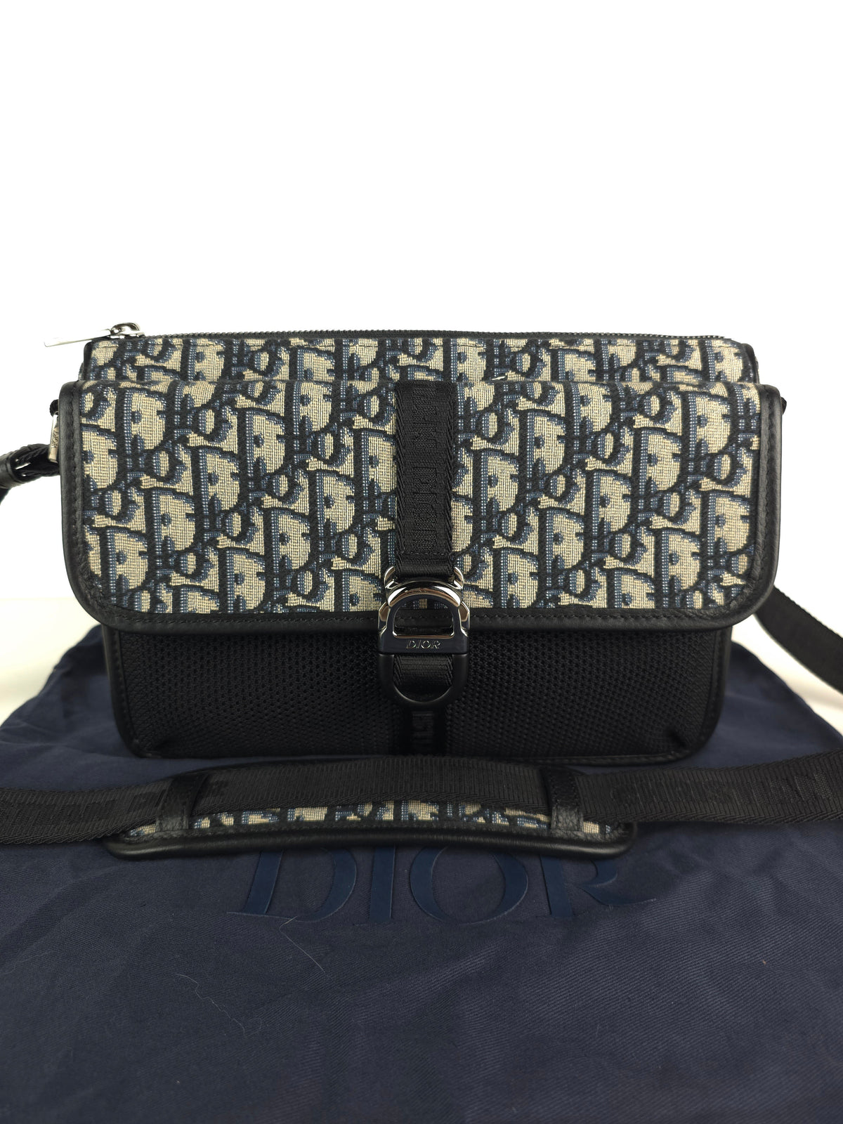 Oblique 8 Messenger Bag Crossbody Bag 1EIPO302YKY