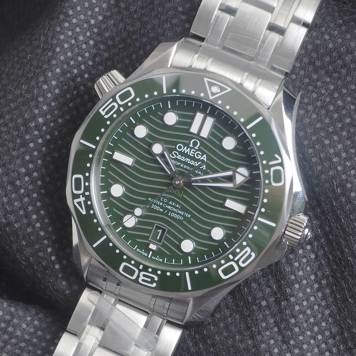 Omega Co-Axial Seamaster Diver 300 Automatic Watch