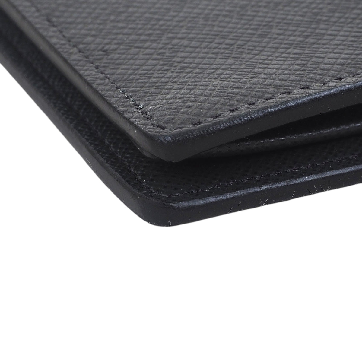 Louis Vuitton M33402 Taiga Long Wallet