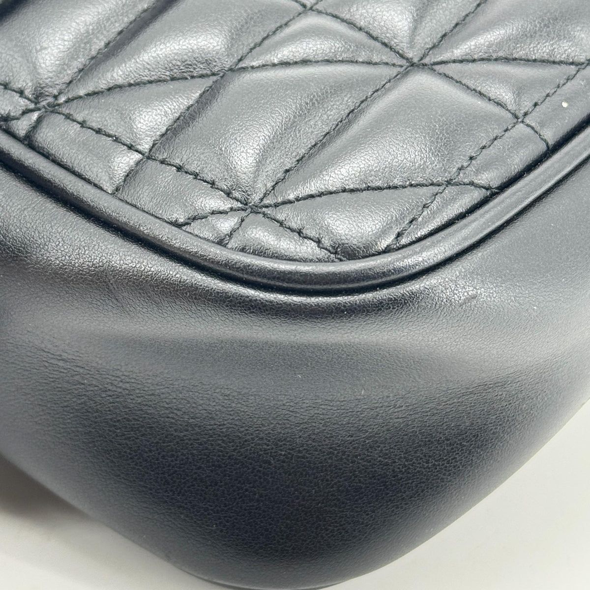 Gucci GG Marmont Small Matelassé Crossbody Bag Black