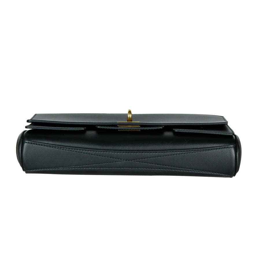 Small Bell Air Clutch on Strap Crossbody Bag 834943