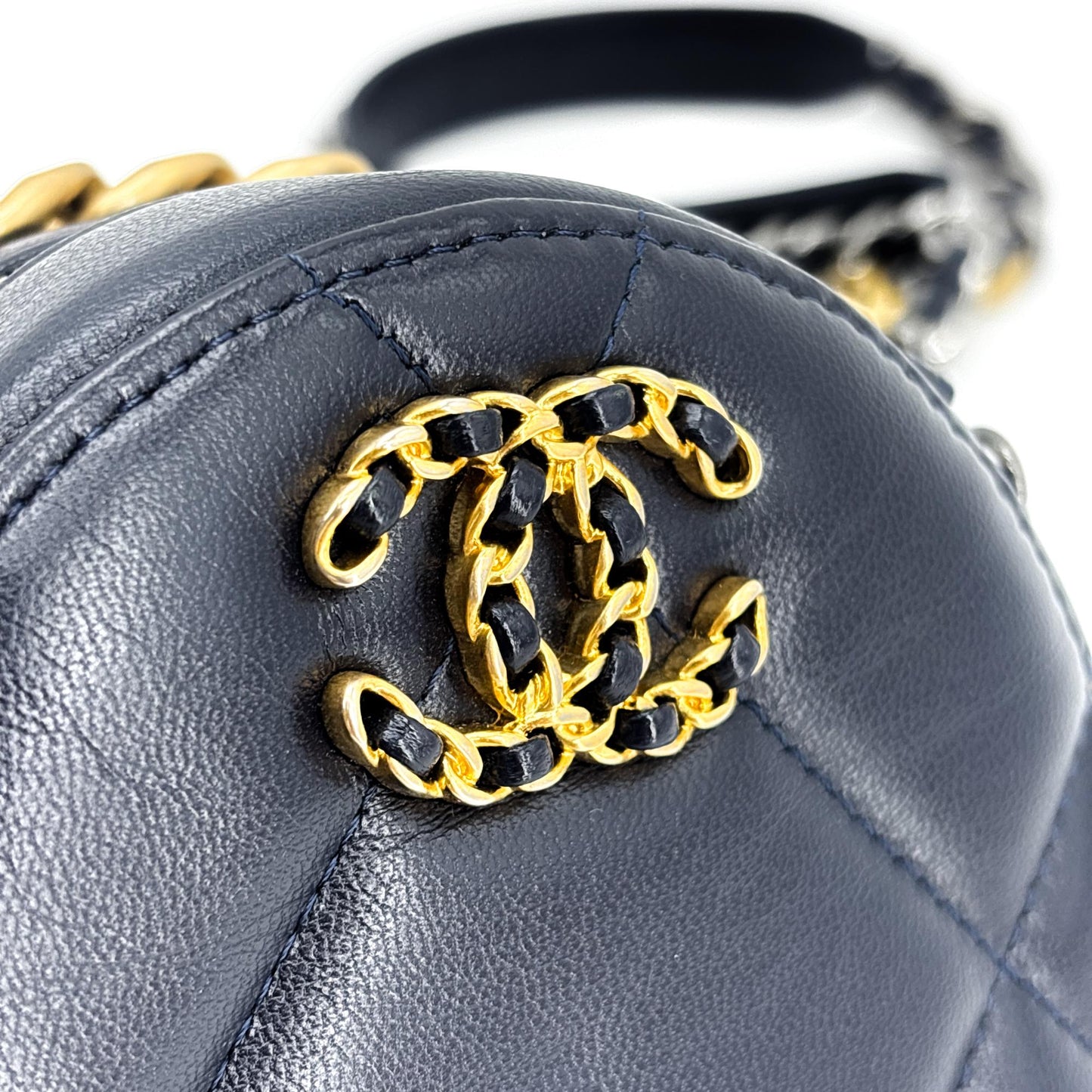 Chanel 19 Round Chain Clutch Bag Navy