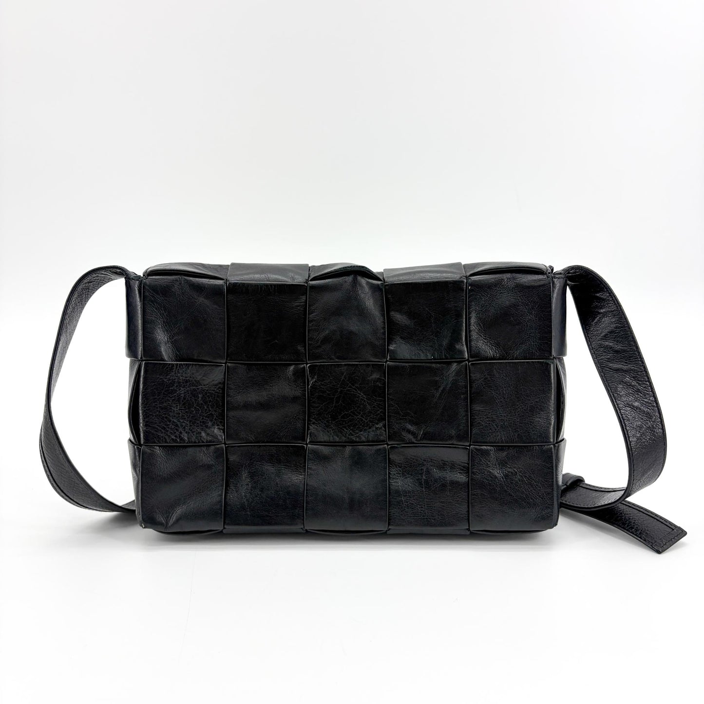 Bottega Veneta Intrecciato Paper Calfskin Cassette Bag Black