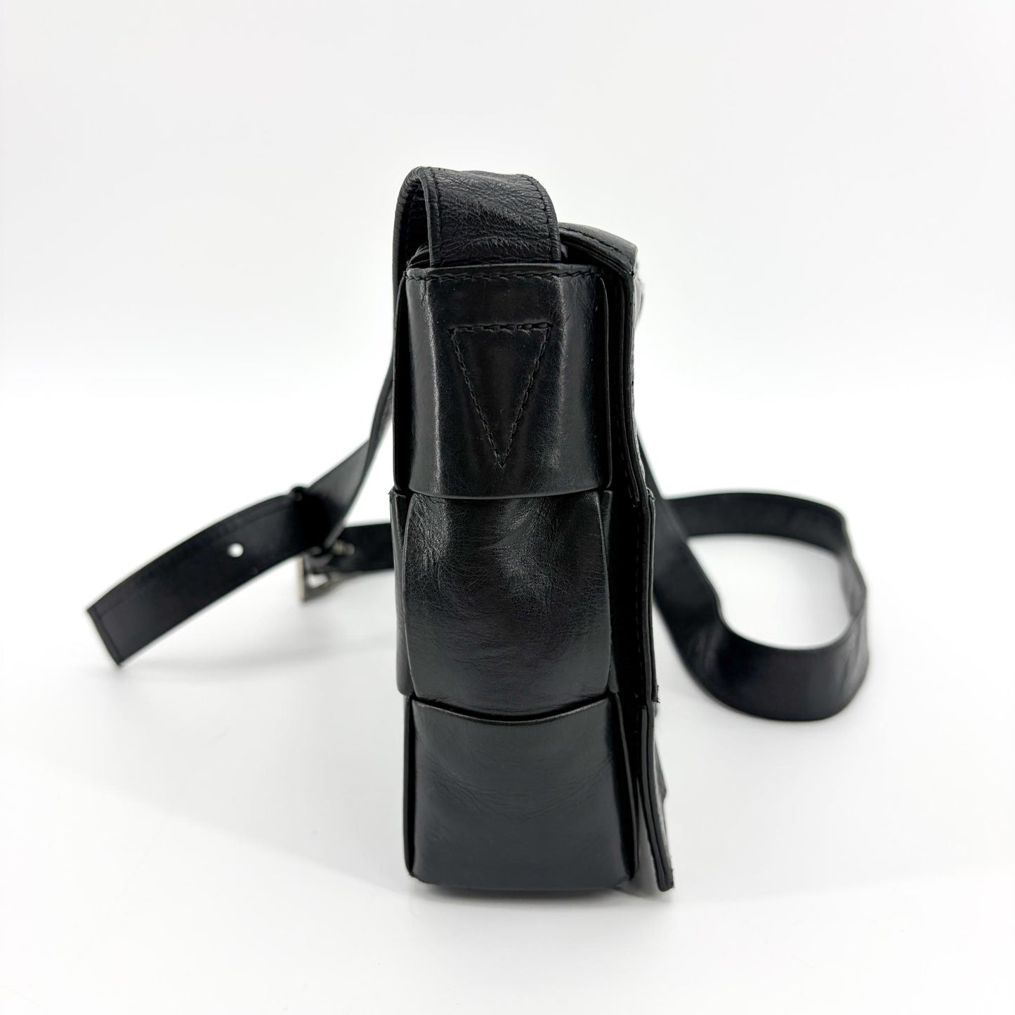 Bottega Veneta Intrecciato Paper Calfskin Cassette Bag Black