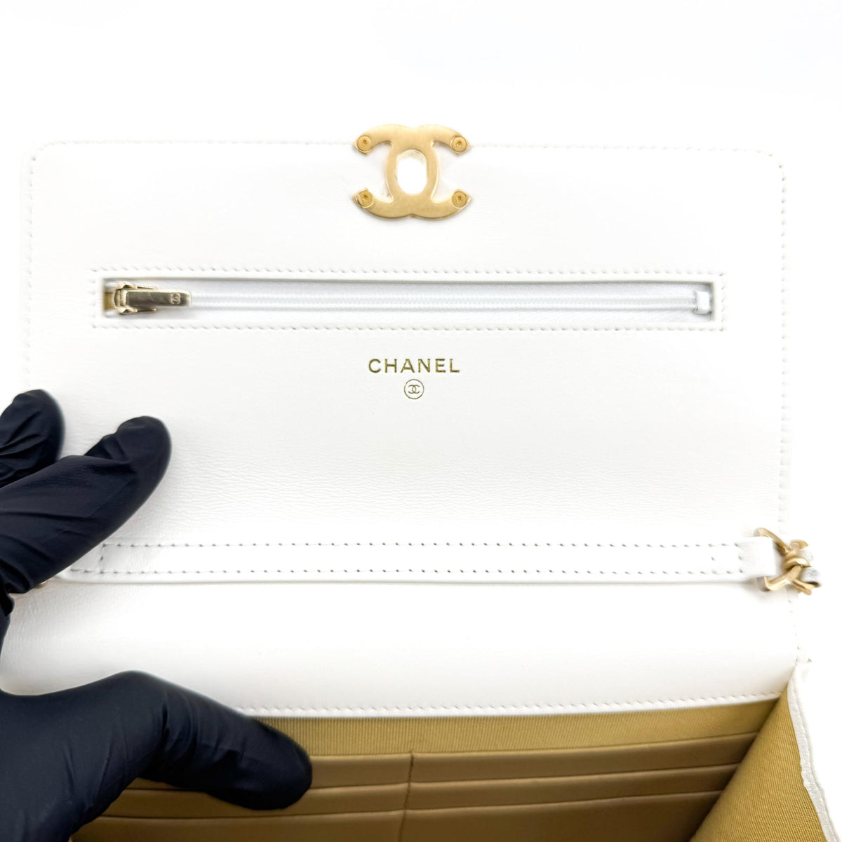 シャネル クラシック WOC ゴールド金具 ホワイト