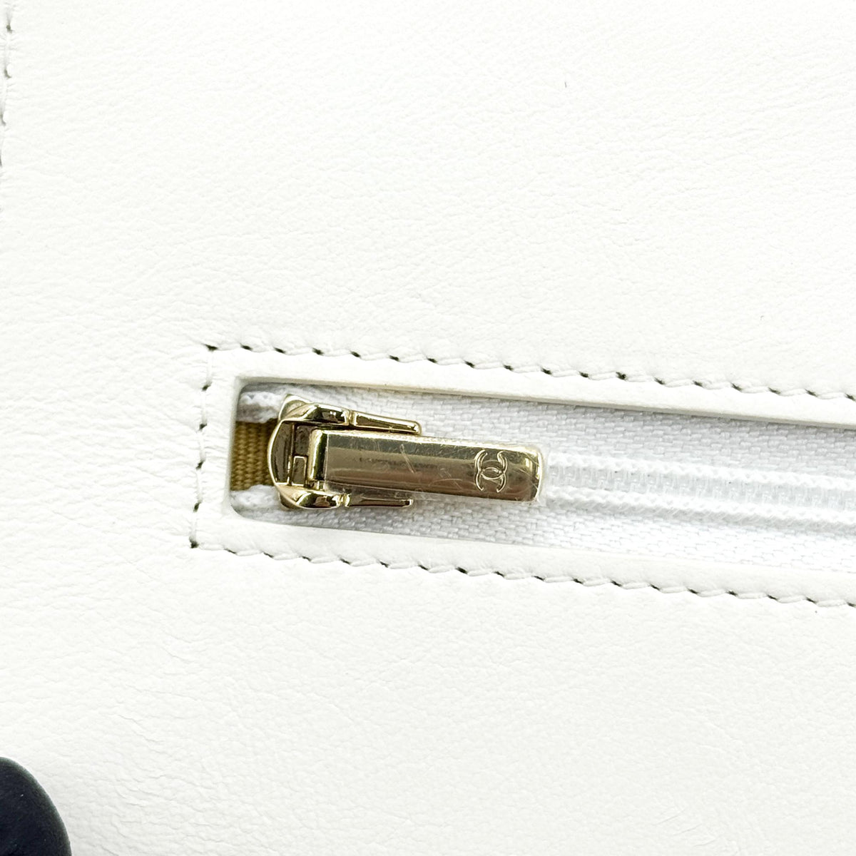 シャネル クラシック WOC ゴールド金具 ホワイト