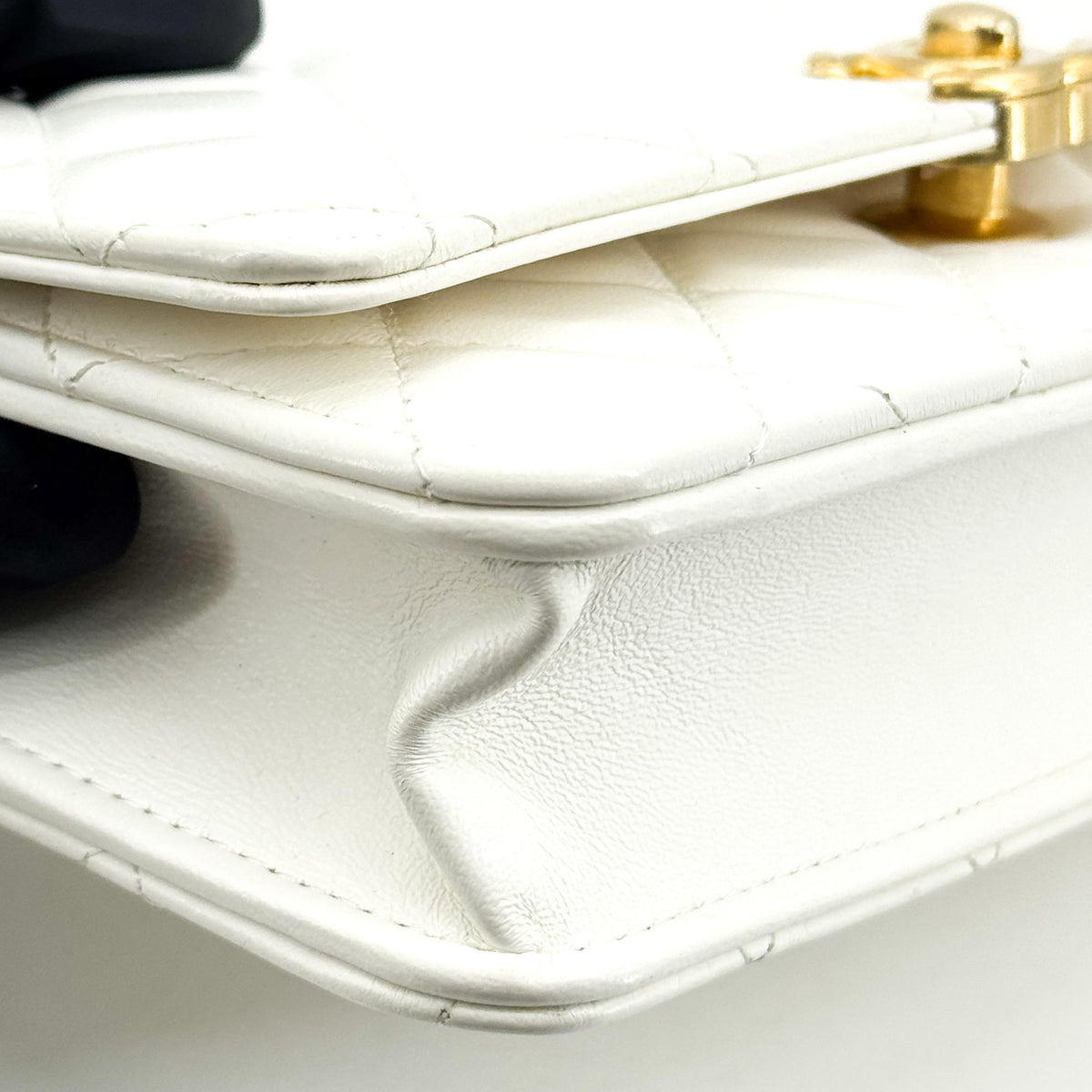 シャネル クラシック WOC ゴールド金具 ホワイト