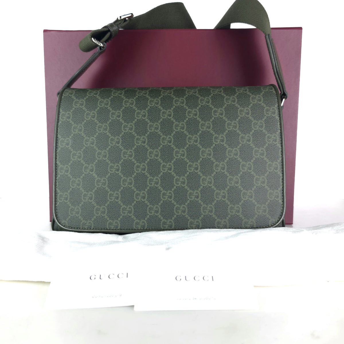 GG Supreme Crossbody Bag 792124