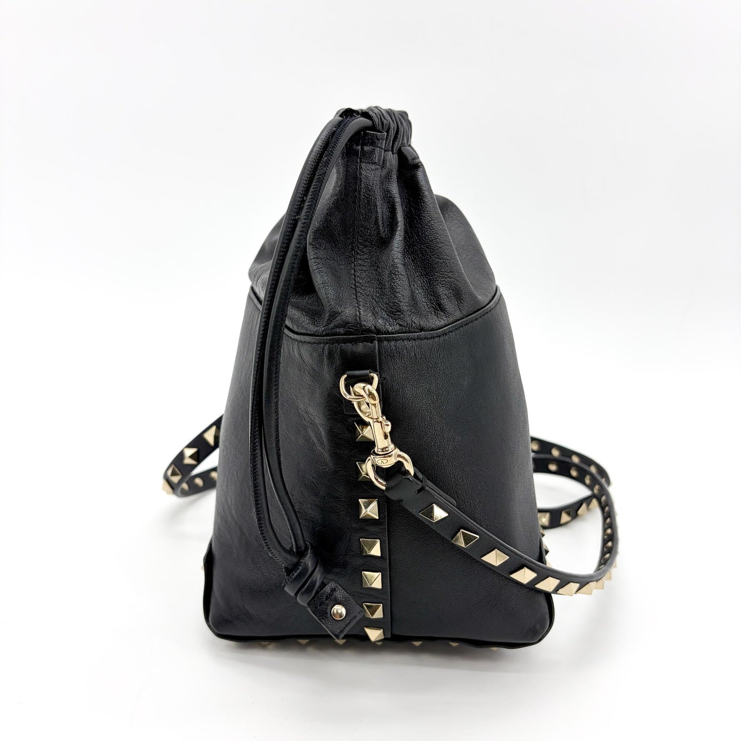 Valentino Garavani Rockstud Small Bucket Bag Black