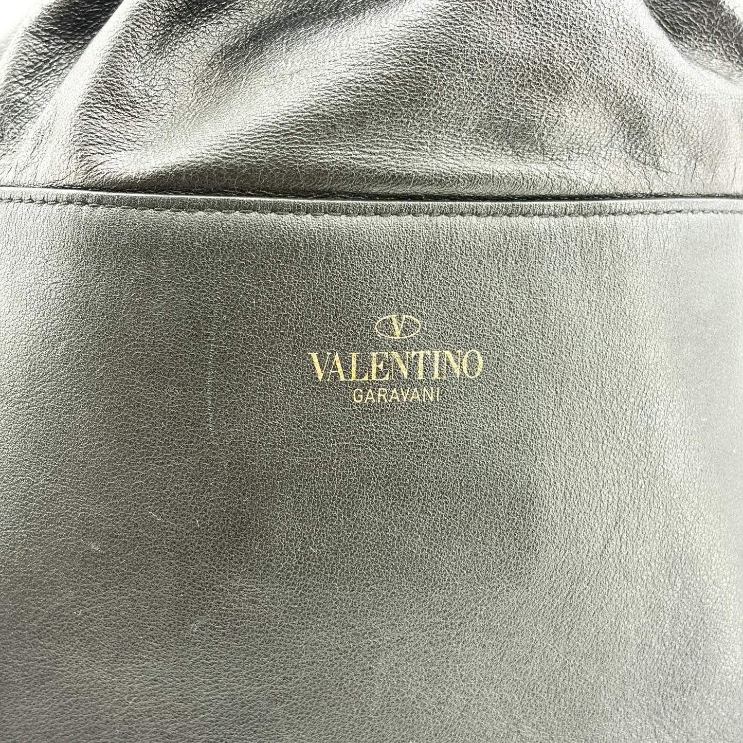 Valentino Garavani Rockstud Small Bucket Bag Black