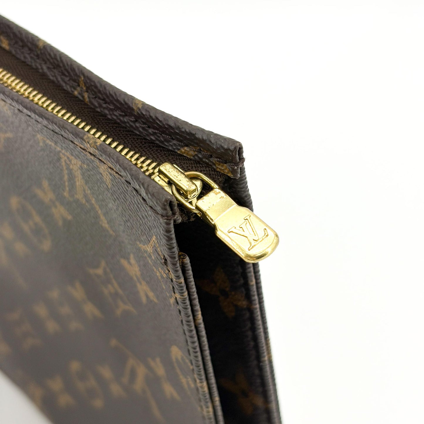 Louis Vuitton Monogram Poche Toilette 26