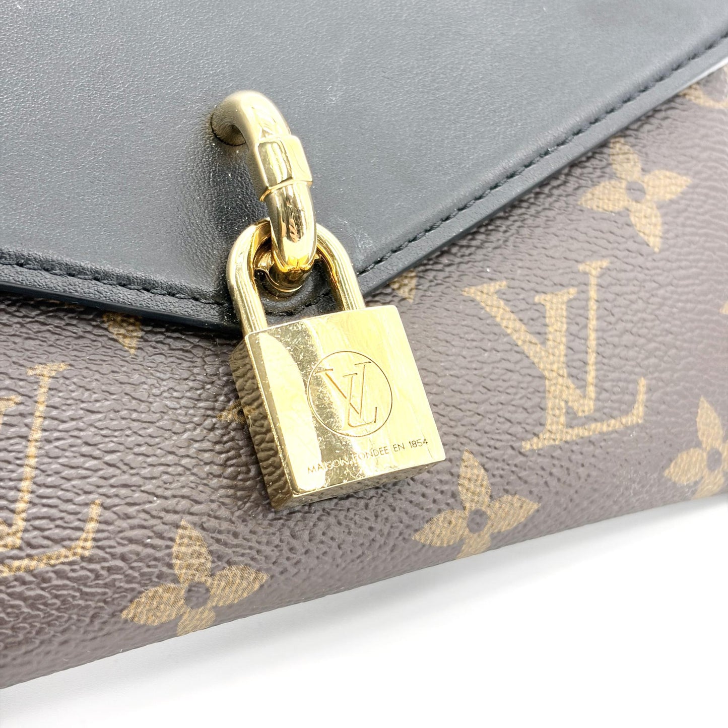 Louis Vuitton Padlock-on Strap Chain Crossbody Bag