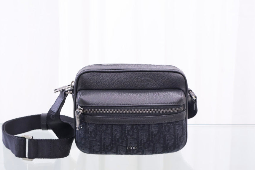 Oblique Mini Zipper Messenger Crossbody Bag