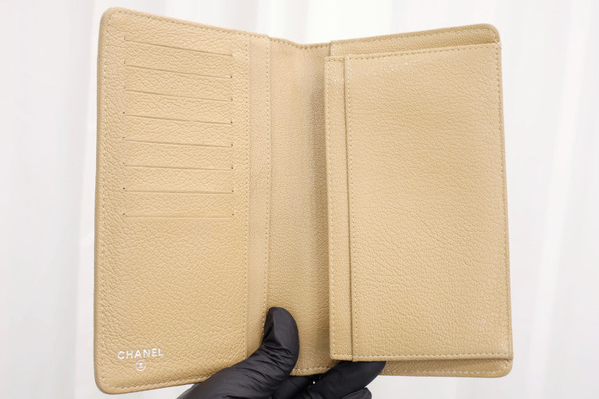 Women's long wallet black with silver logo