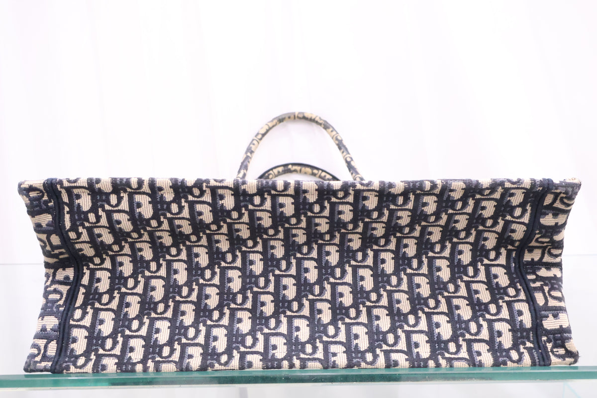 Oblique Embroidered Large Book Tote Bag M1286ZRIW - 928U