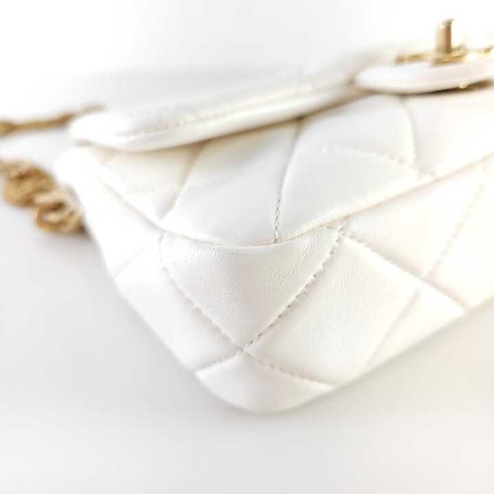 Chain flap shoulder bag