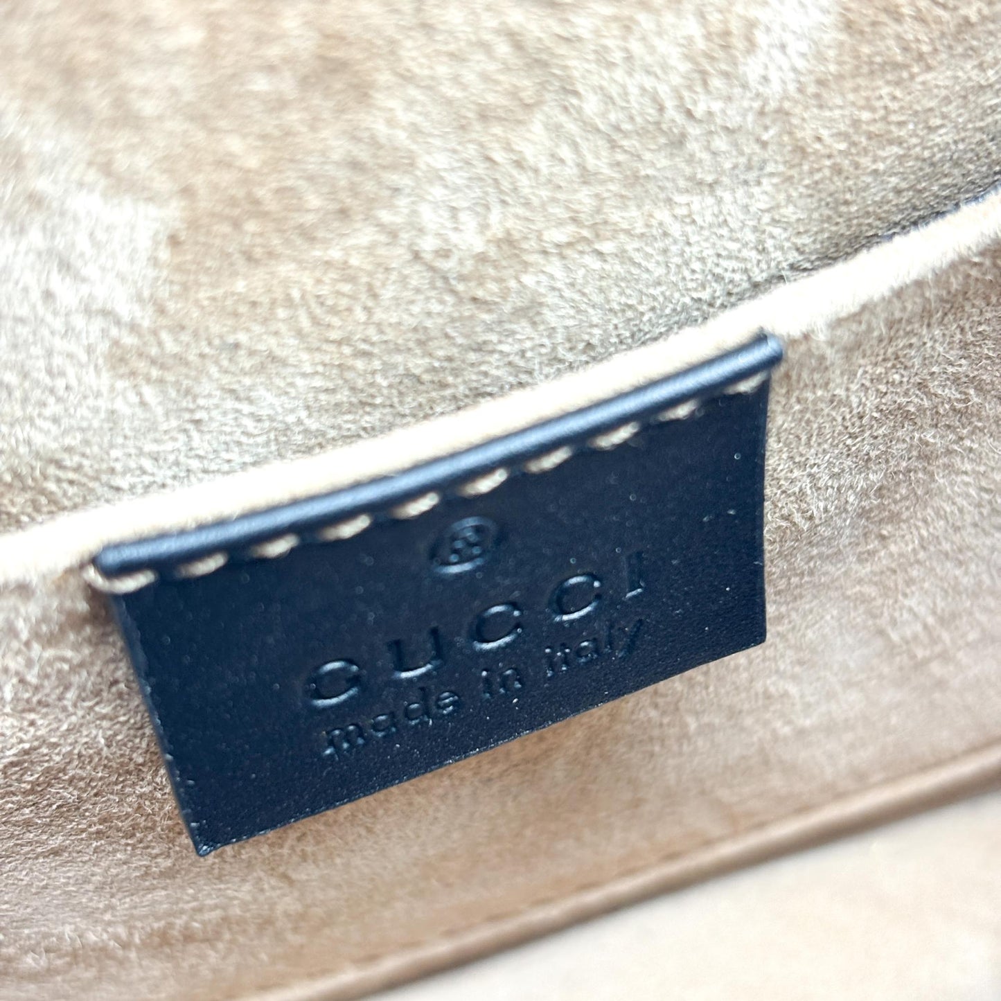 Sac Gucci Sylvie Mini à poignée supérieure Noir