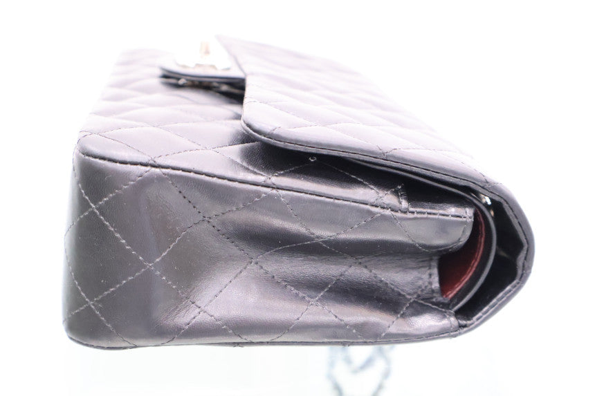 Classic Medium Lambskin Silver Chain Shoulder Bag